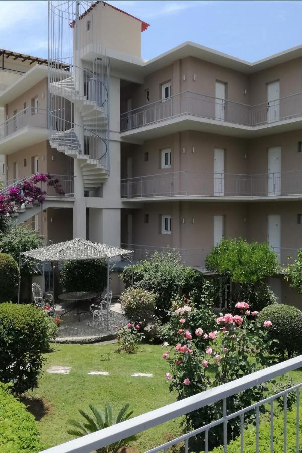 Lilly Apartments Atenas Exterior foto